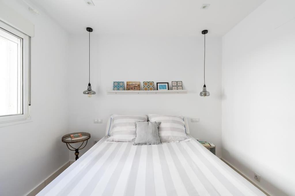 Apartamento Moderno En Triana 2 Dormitorios Y Aire Acondicionado Sevilla Kültér fotó