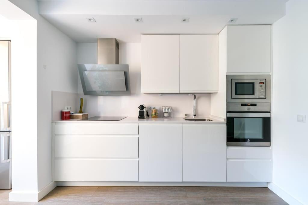 Apartamento Moderno En Triana 2 Dormitorios Y Aire Acondicionado Sevilla Kültér fotó
