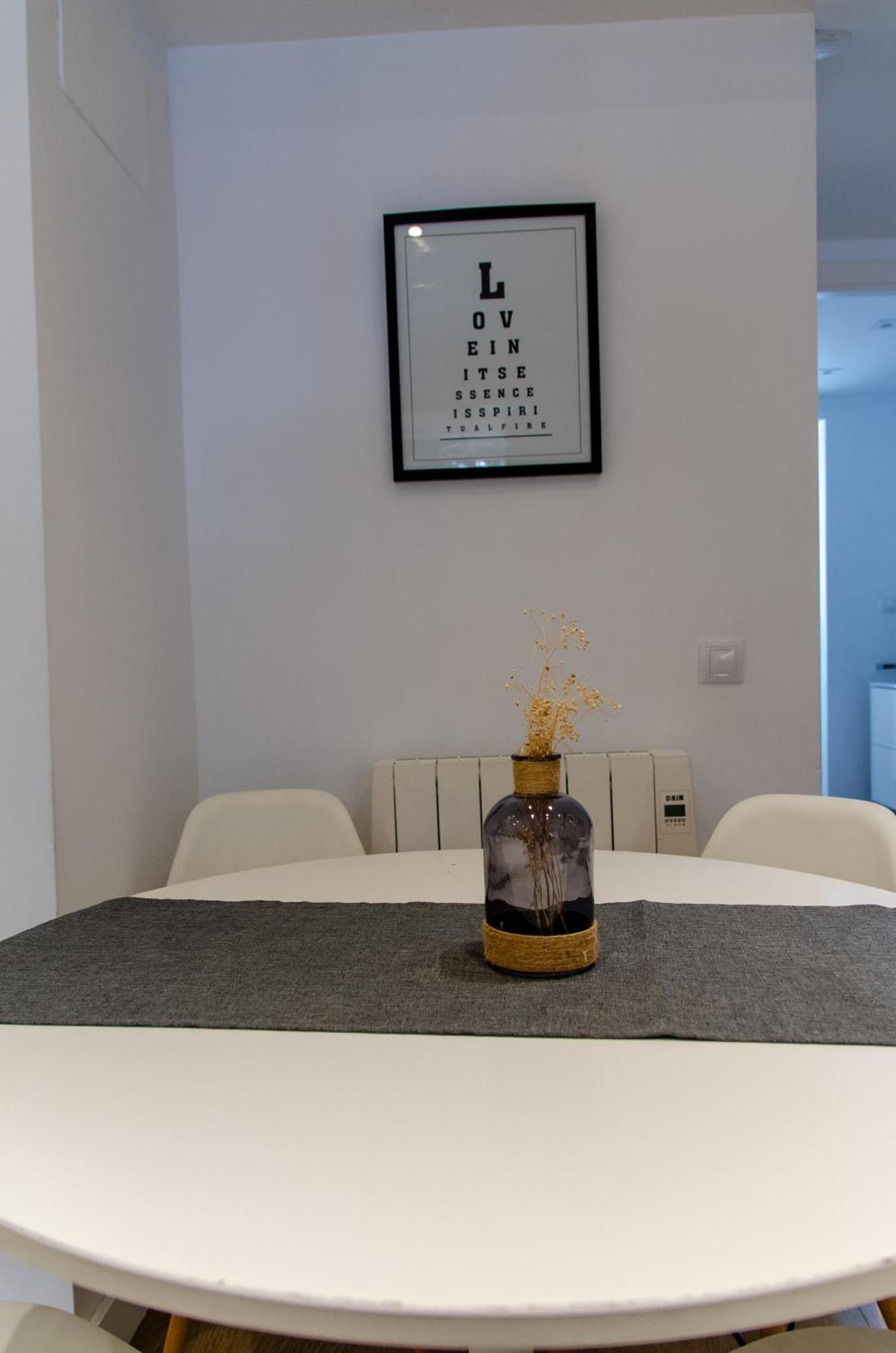 Apartamento Moderno En Triana 2 Dormitorios Y Aire Acondicionado Sevilla Kültér fotó