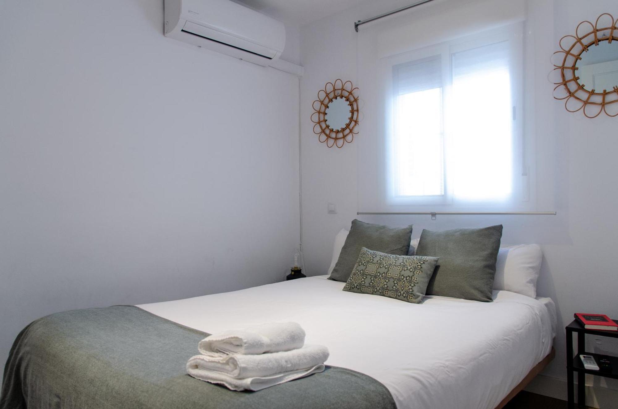 Apartamento Moderno En Triana 2 Dormitorios Y Aire Acondicionado Sevilla Kültér fotó