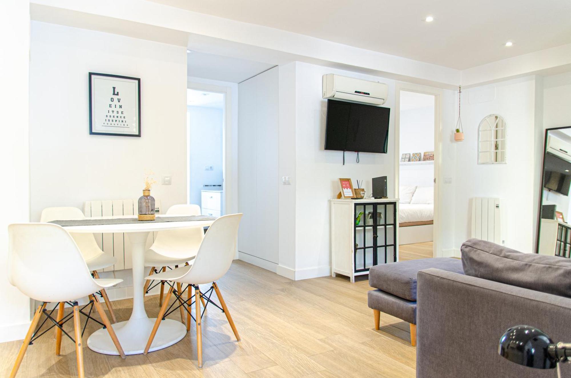 Apartamento Moderno En Triana 2 Dormitorios Y Aire Acondicionado Sevilla Kültér fotó