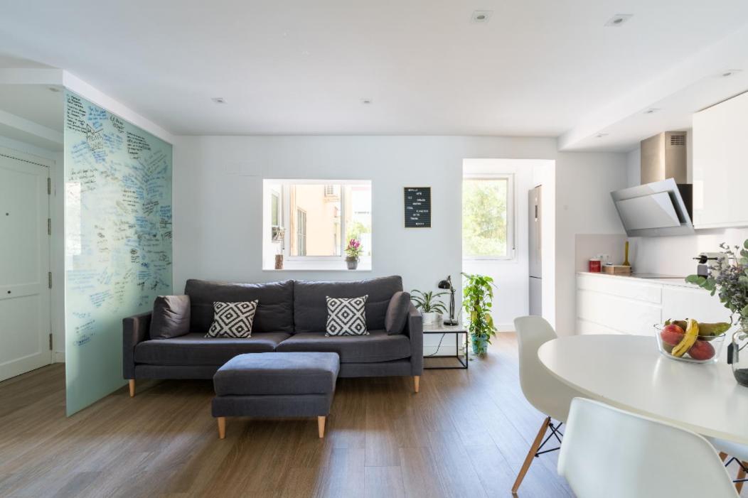 Apartamento Moderno En Triana 2 Dormitorios Y Aire Acondicionado Sevilla Kültér fotó