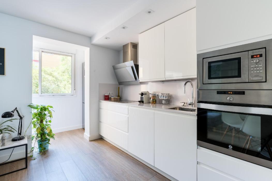 Apartamento Moderno En Triana 2 Dormitorios Y Aire Acondicionado Sevilla Kültér fotó