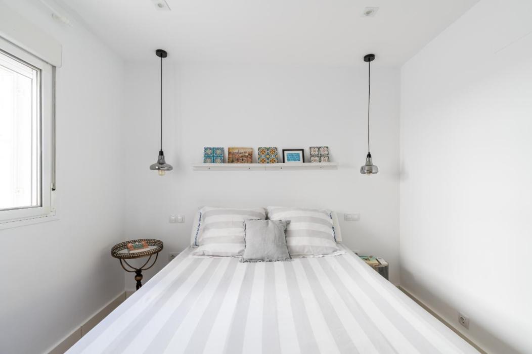 Apartamento Moderno En Triana 2 Dormitorios Y Aire Acondicionado Sevilla Kültér fotó